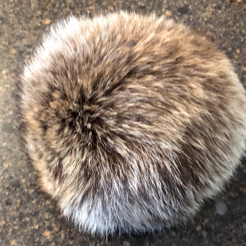 Vintage Mrs Maisel fur hat. Great condition. Fits all heads.